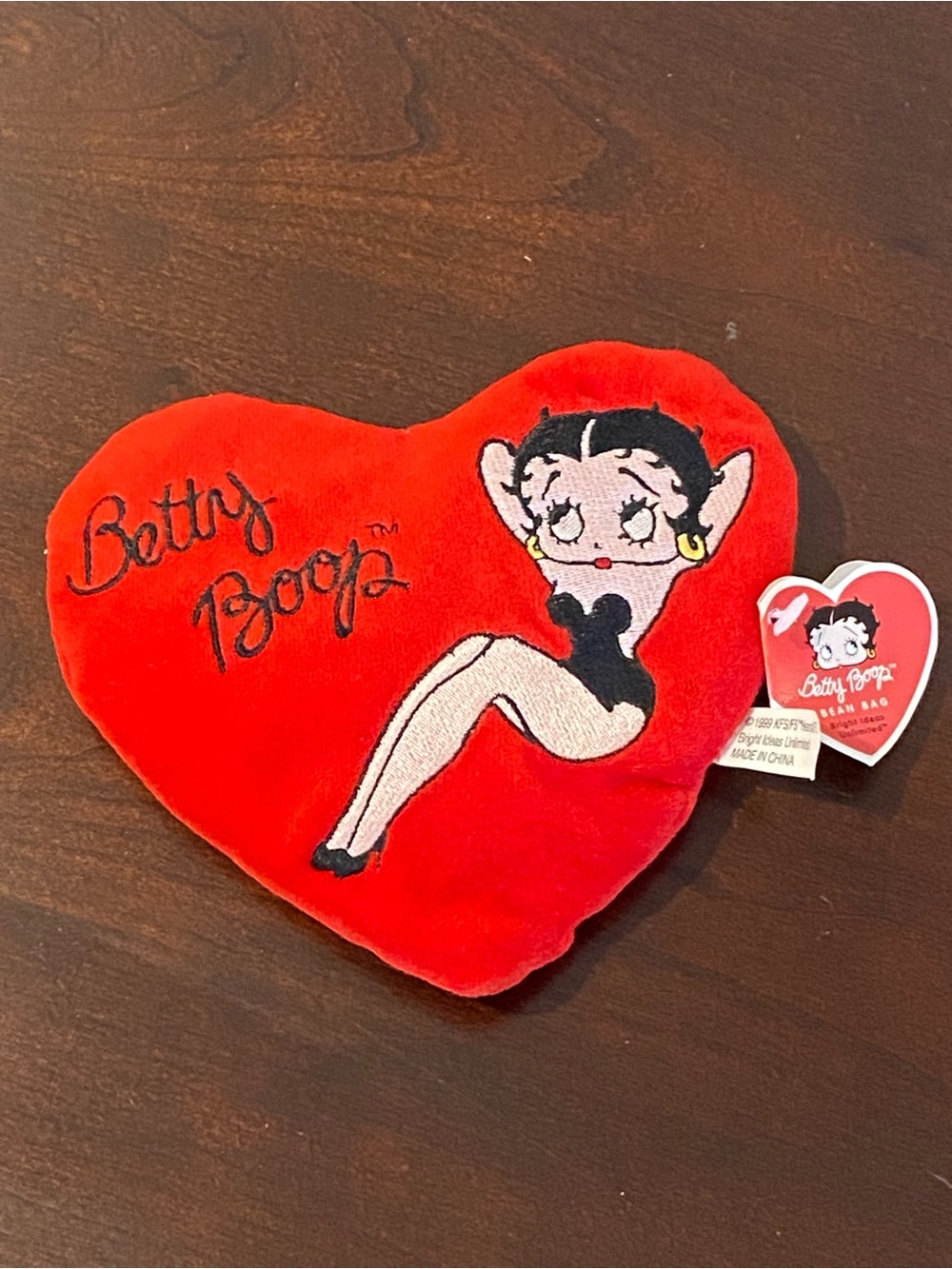 VTG 1999 Betty Boop Red Heart Embroidered Beanbag with tags
